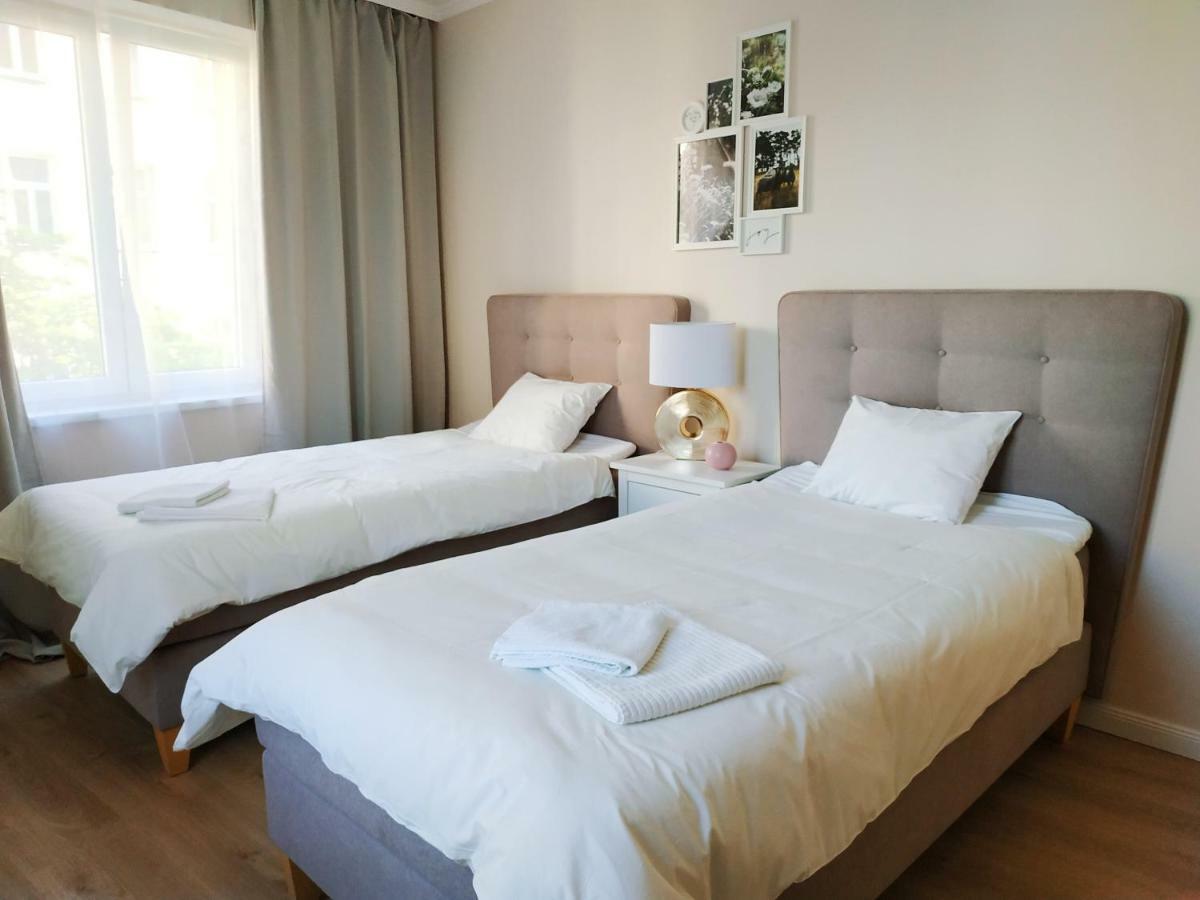 Two-Bedroom Apartment 'Taupe' *